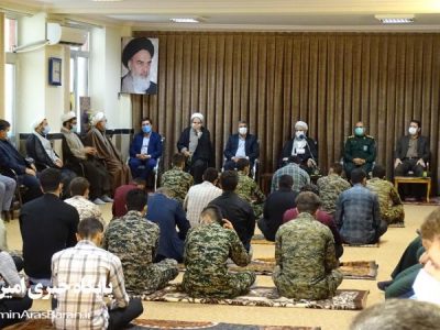 گزارش تصویری : دیدار با امام جمعه اهر  با بسیجیان و مسئولین ادارات به مناسبت گرامیداشت هفته دفاع مقدس