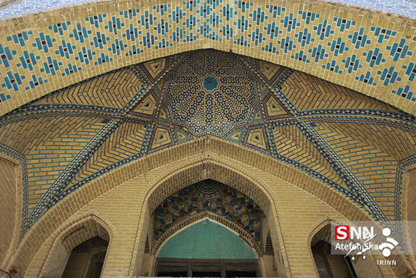  هنر کاشی‌کاری در مسجد مشیر شیراز

