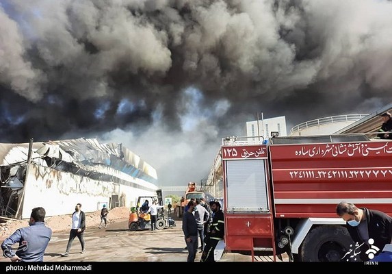 آتش سوزی در کارخانه تولیدی صنعتی زرندیه
