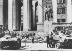 تحلیل متفاوت رهبر انقلاب از نقش گورباچف در «طرح آمریکایی فروپاشی شوروی»