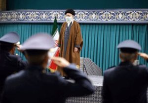 ببینید | ورود رهبر انقلاب به حسینیه امام خمینی(ره) و خواندن سرود ملی جمهوری اسلامی