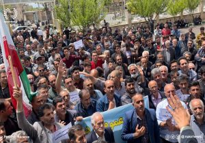 نامهربانی دولت با مردم مهربان : تجمع اعتراضی به خاطر عدم ارتقا به شهرستان