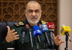 سرلشکر سلامی: دشمنان، ایران را مانند شهرهای سوریه می‌خواهند/ برای ‌برهم زدن امنیت برنامه‌‌ دارند / در نیروهای مسلح، مدام از نقشه آن‌ها آگاه می‌شویم