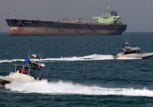 واکنش آمریکا به توقیف نفتکش خارجی توسط سپاه: آن‌ها یک کشتی تجاری را که احتمالا در فعالیت‌های قاچاق نقش داشته را به اجبار توقیف کردند / نیرو‌های دریایی آمریکا…