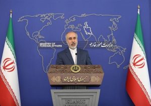 وزارت خارجه: شهروندان ایرانی از سفرهای غیرضروری به فرانسه خودداری کنند