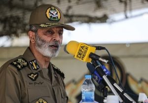 فرمانده ارتش: نظام سلطه حقوق ملت‌ها را پایمال می‌کند – تابناک