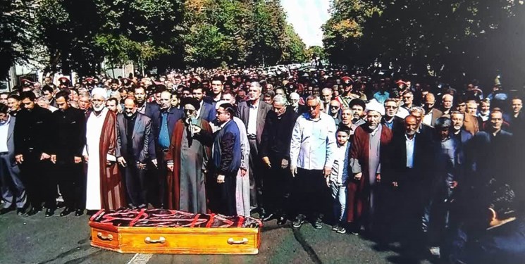 تشییع باشکوه پدر 3 شهید دفاع مقدس در تبریز