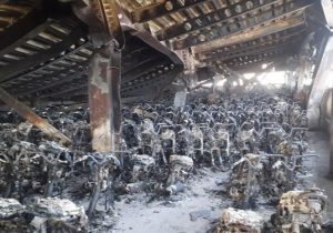 کارخانه تولید موتورسیکت بناب بعد از آتش سوزی گسترده + تصاویر