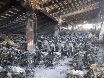 کارخانه تولید موتورسیکت بناب بعد از آتش سوزی گسترده + تصاویر