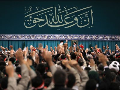 عکسی از مهمانان امروز رهبر انقلاب در حسینیه امام خمینی (ره)