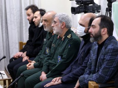 عکسی از دو فرمانده ارشد سپاه در دیدار امروز خانواده سردار سلیمانی با رهبر انقلاب