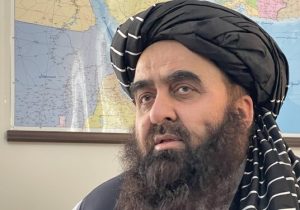 وزیر خارجه طالبان در ایران: خواهان این هستیم که مهاجران ما با حفظ عزت انسانی به وطن برگردند