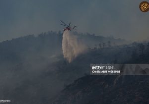 (تصاویر) مهار آتش‌سوزی گسترده مناطق جنگل با هلیکوپتر – پایگاه خبری و تحلیلی خبرنگار پایگاه خبری و تحلیلی امین ارسباران