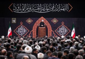 حضور سعید لیلاز، سحر امامی، مجری شبکه خبر و جواد قارایی، مستندساز در مراسم امشب حسینیه امام خمینی (ره)