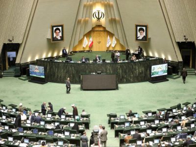 نمایندگان مجلس در بیانیه ای: باید برای مذاکره پیش شرط گذاشت/ فرامین رهبری محور انسجام ملی باشد