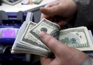 آغاز ریزش قیمت ها در بازار ارز؛ کاهش ۴ هزار تومانی قیمت دلار هرات