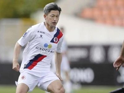 پیرترین فوتبالیست جهان قصد بازنشستگی ندارد/ عکس