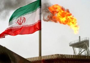 انتقاد کیهان به دولت شهید رئیسی؛ ۴ میلیار دلار گاز مشعل در سال ۱۴۰۰ بیهوده سوزانده شد