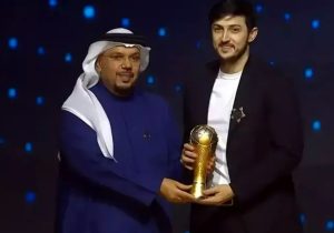 تیپ همسر سردار آزمون در مراسم توپ طلای امارات/ عکس