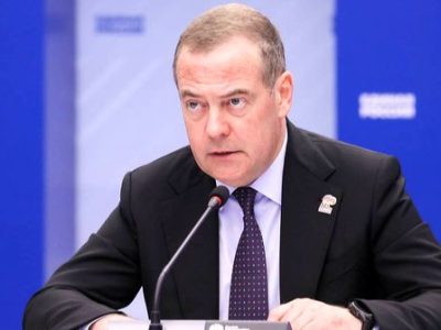 انتقاد مدودف از اقدامات آمریکا و اسرائیل علیه ایران