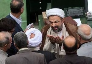 The rush that compares the doctors with Bani Sadr after the leadership statements deserves judicial punishment.