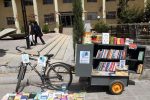 مریم، دختری که با دوچرخه کتاب می‌فروشد/ «یک جایی دیدم حیف است این کتاب‌ها خوانده نشود»
