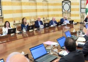 دولت لبنان انحصار سلاح در دستان ارتش را تصویب کرد / تجمع خیابانی هواداران حزب الله