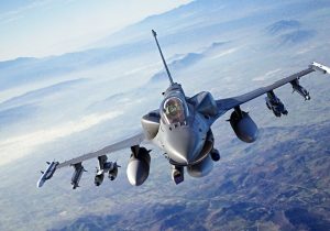 کابین جنگنده F-16 چه شکلی است؟/ عکس