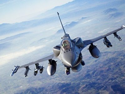 کابین جنگنده F-16 چه شکلی است؟/ عکس