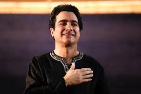 سفر به تاریخ؛ «همایون شجریان» در ۱۲ سالگی در حال نواختن تنبک در عروسی خواهرش