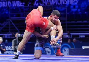 کشتی آزاد قهرمانی جهان؛ کولاک کامران قاسم‌پور در مبارزه نخست/ شکست سنگین یزدانی در گام اول