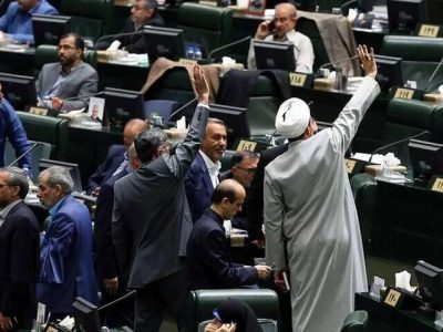 Close the offices of parliamentarians in the cities/Who said that a parliamentarian is equivalent to a minister?