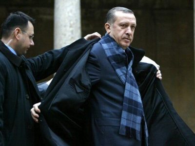 Erdogan’s wealth is the product of Iran’s sanctions/ Some countries benefit from economic pressure on Iran/ The government must take money from the business and give it to the people.