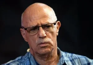 ملی‌پوش سابق فوتبال بستری شد