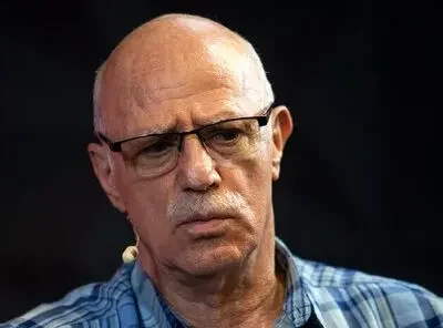 ملی‌پوش سابق فوتبال بستری شد