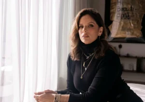 ملکه خون‌شور! | زنی که شغلش فریب جهان است