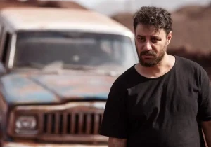 شبی که گنده لات زندان به سراغ جواد عزتی می‌رود/ این سکانس هولناک را ببینید/ ویدئو+۱۸