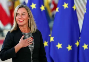 دختر کمونیستی که نمایندگان مجلس ایران را شیفته خود کرد!