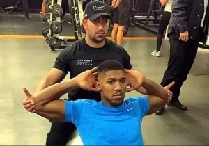 اسطوره بوکس تصادف کرد؛ دوست ایرانی‌اش کشته شد