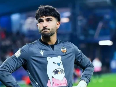 تهران‌گردی عابدزاده و خواهرش در تعطیلات