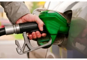 کدام خودروهای وارداتی سهمیه بنزین ۱۵۰۰ تومانی دارند؟