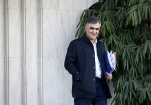 ۳ سال ۱۰۰ هزار تومان