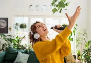 چرا آواز خواندن برای سلامتی شما مفید است؟