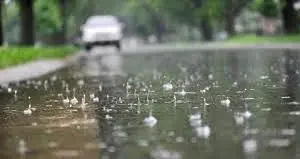 نخستین بارش در تهران بعد از ماه‌ها/ ویدئو