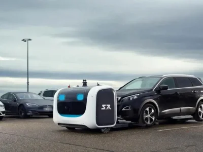 رباتهایی که خودرو پارک میکنند/عکس