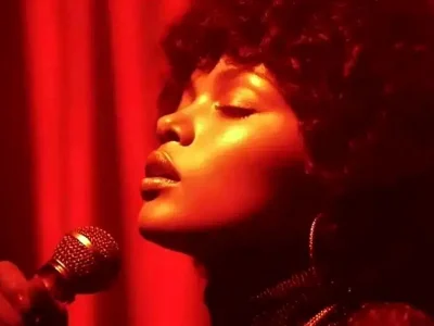 خوانندهای مرموز با میلیونها بازدید؛ اما این زن واقعا کیست؟