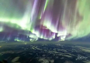 نمایش شفق قطبی از دید یک خلبان