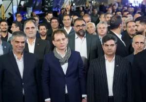 واگن‌های ایرانی با همت کارگران فولاد درخشان آماده صادرات ریلی شدند