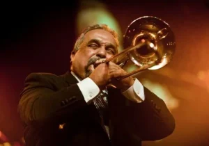 رخت عزا به تن رقصنده‌ها!