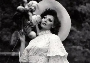 زیبایِ خوش صدایِ ایتالیا درگذشت